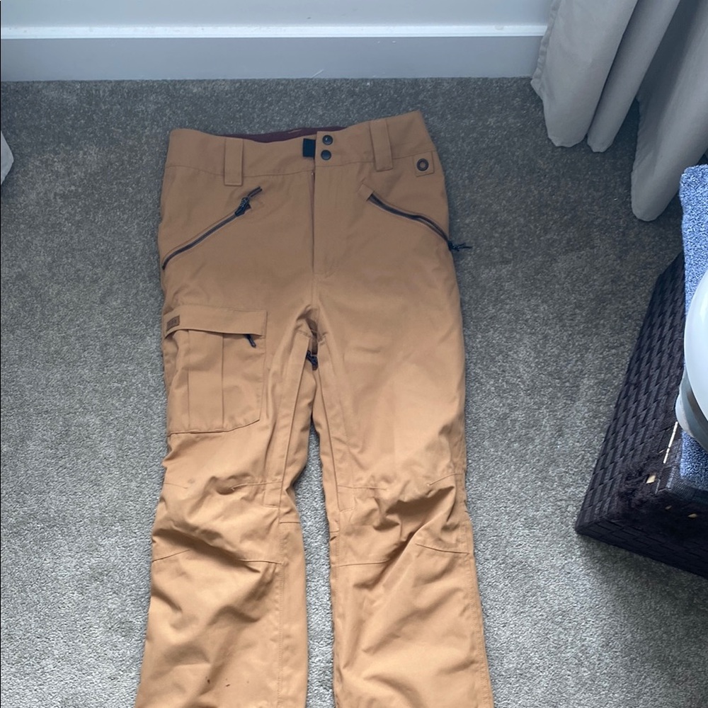 Utility Tan Cargo Pants with Sturdy Fabric